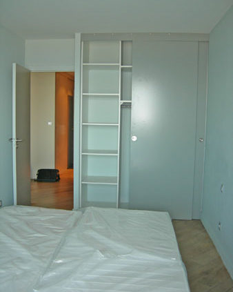 Chambre avec placard encastré - Menuiserie Agencement Général 44 à Nantes (44)