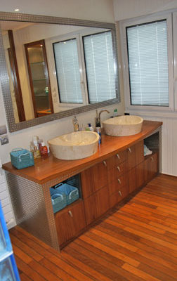Salle de bain meuble et vasques - Menuiserie Agencement Général 44 à Nantes (44)